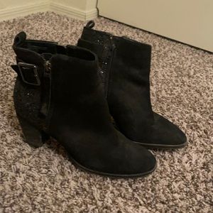 Black sparkles edge booties